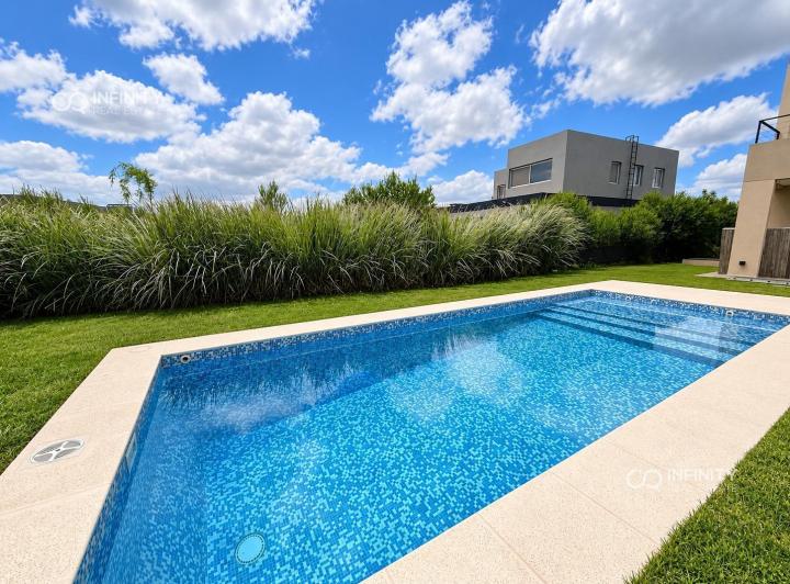 Casa · 136m² · 4 Ambientes · 2 Cocheras