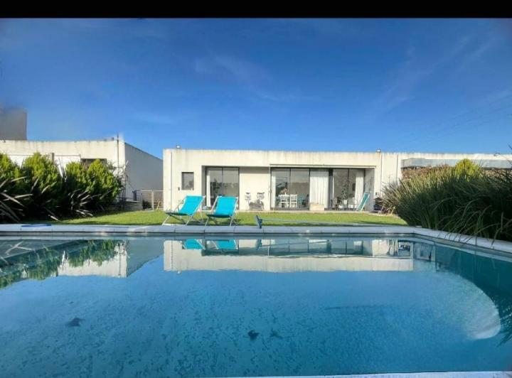 Casa · 105m² · 3 Ambientes · 2 Cocheras