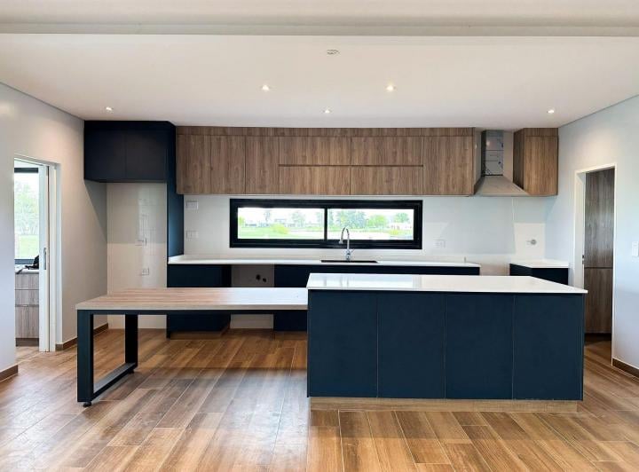 Casa · 205m² · 4 Ambientes · 1 Cochera