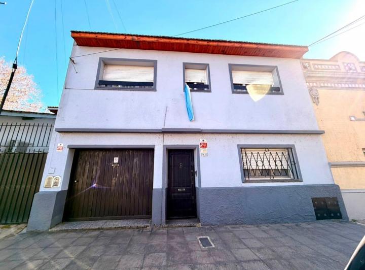 Casa · 182m² · 4 Ambientes · 1 Cochera