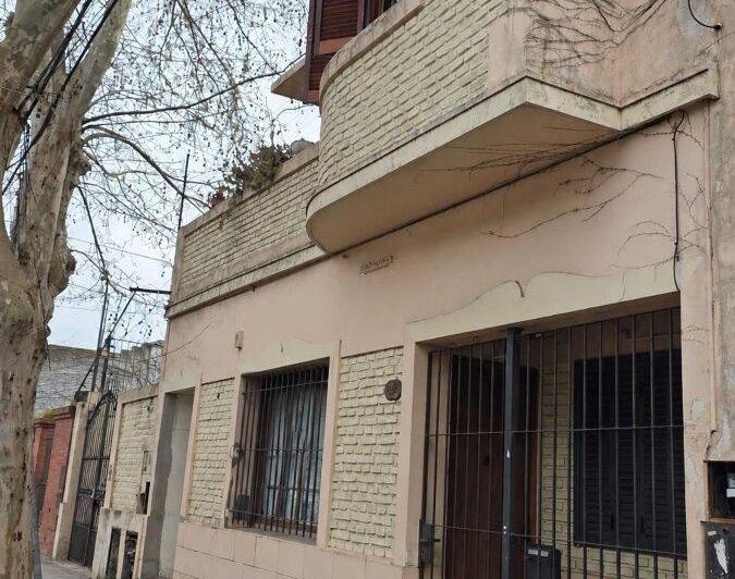 Casa · 260m² · 3 Ambientes · 2 Cocheras