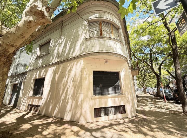 Casa · 275m² · 3 Ambientes · 1 Cochera