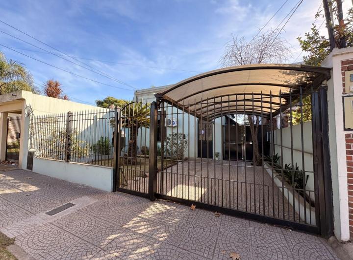 Casa · 130m² · 4 Ambientes · 1 Cochera
