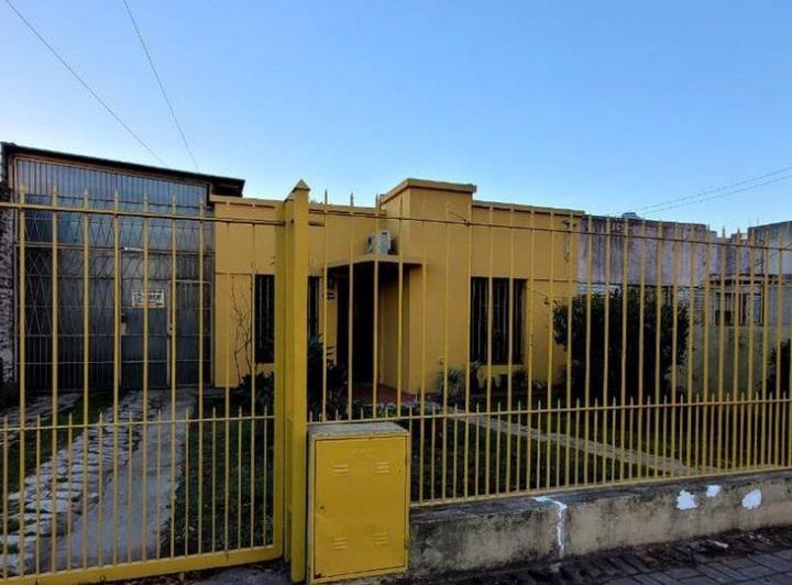 Casa · 90m² · 4 Ambientes · 1 Cochera