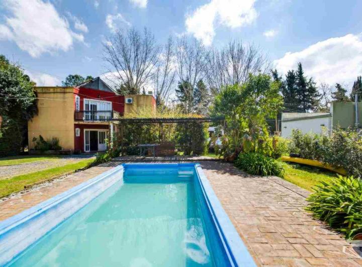 Casa · 190m² · 5 Ambientes · 2 Cocheras