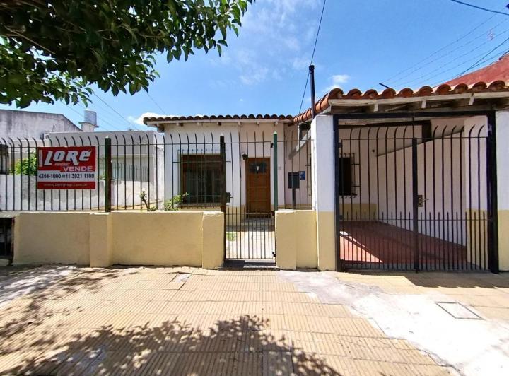 Casa · 50m² · 4 Ambientes · 1 Cochera