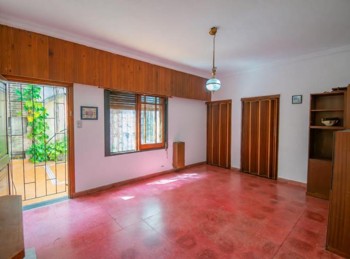 Casa · 400m² · 6 Ambientes · 2 Cocheras