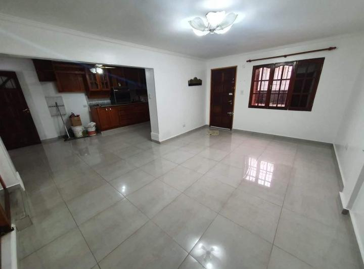 Casa · 300m² · 2 Ambientes · 2 Cocheras