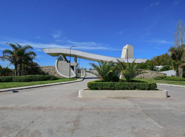 Terreno · 819m²