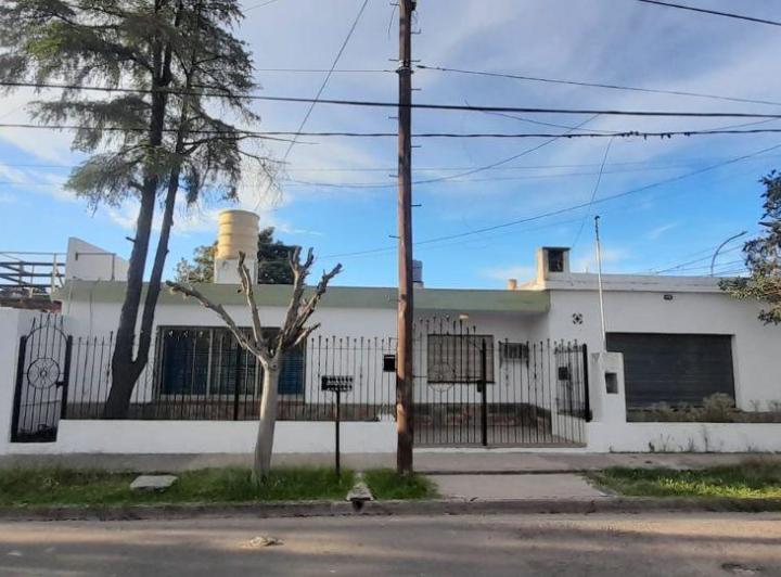 Casa · 170m² · 5 Ambientes · 1 Cochera