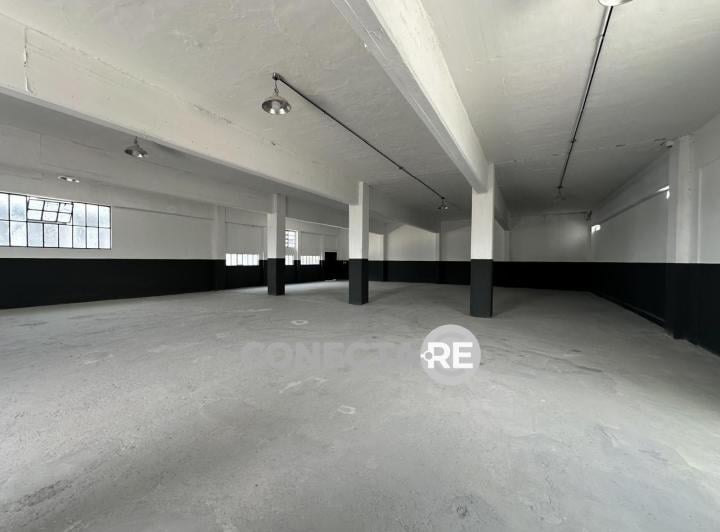 Depósito · 350m²
