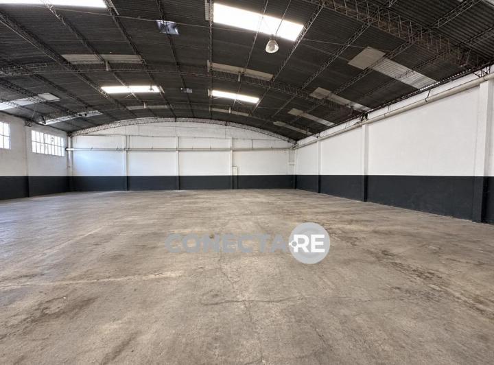 Depósito · 600m²