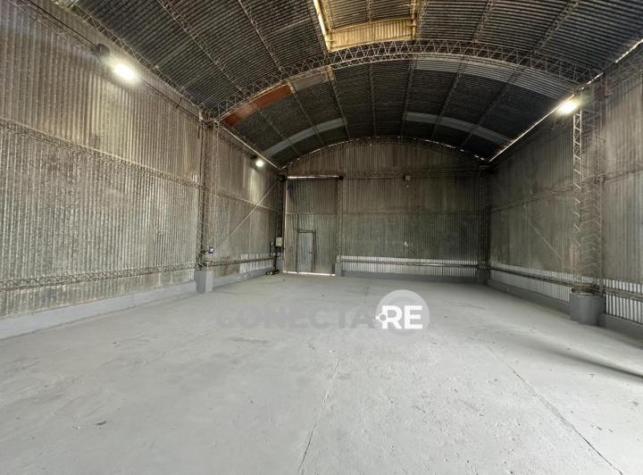 Depósito · 180m²