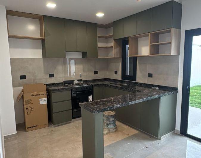 Casa · 120m² · 5 Ambientes · 2 Cocheras