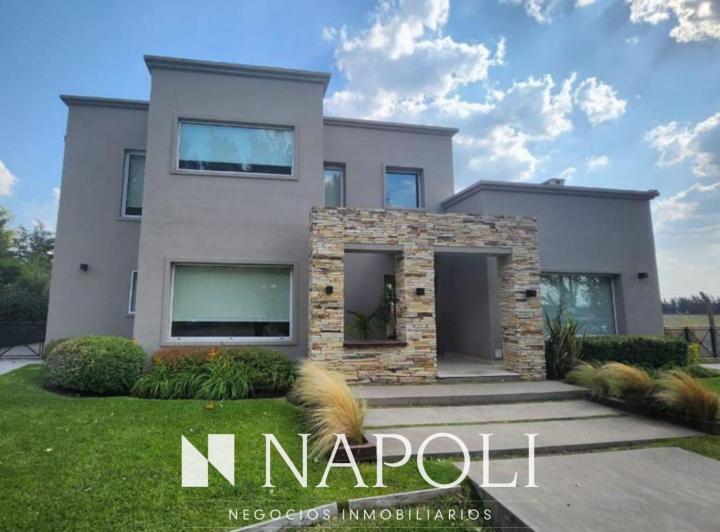 Casa · 345m² · 7 Ambientes