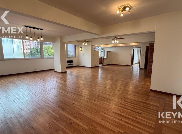 Departamento · 240m² · 4 Ambientes · 1 Cochera