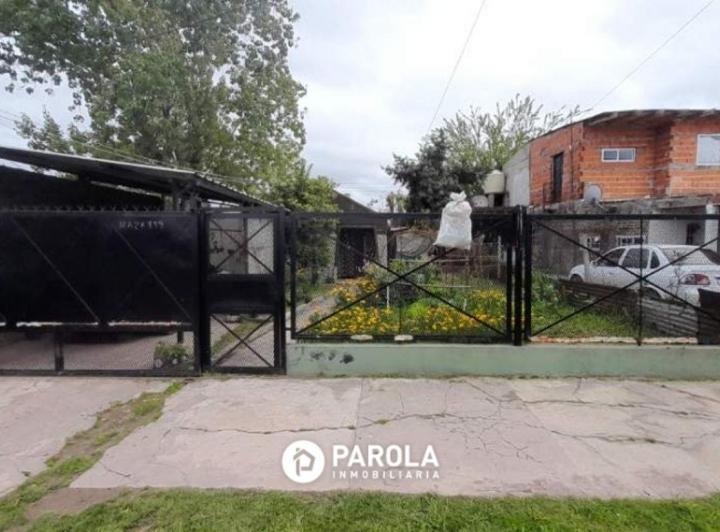 Casa · 75m² · 4 Ambientes · 1 Cochera