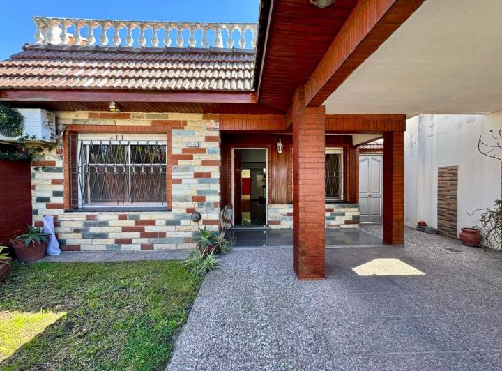 Casa · 150m² · 3 Ambientes · 1 Cochera