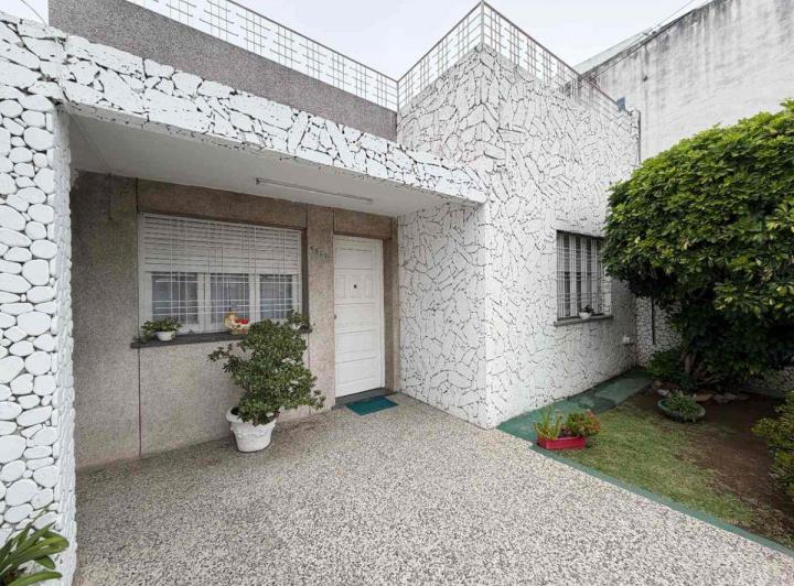 Casa · 141m² · 5 Ambientes · 1 Cochera