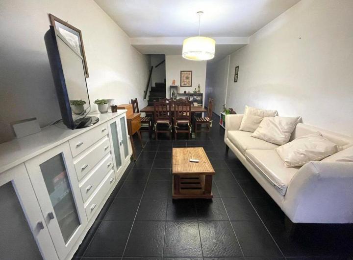 Casa · 76m² · 4 Ambientes · 1 Cochera
