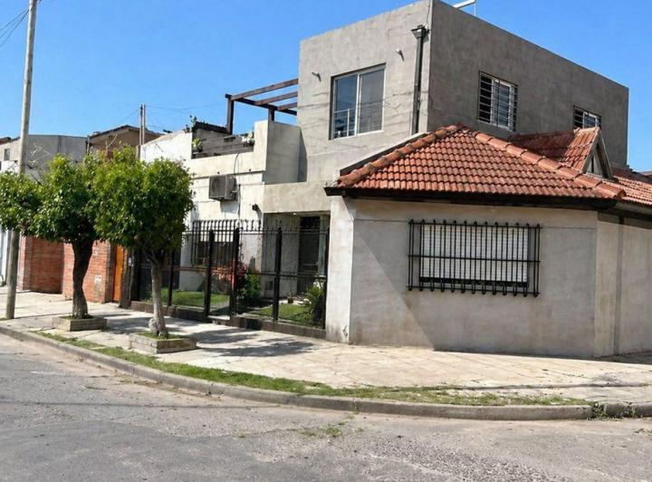 Casa · 181m² · 4 Ambientes · 2 Cocheras