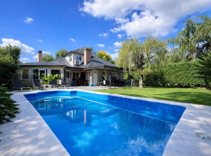 Casa · 150m² · 4 Ambientes · 1 Cochera