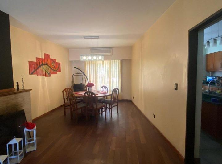 Casa · 180m² · 4 Ambientes · 1 Cochera