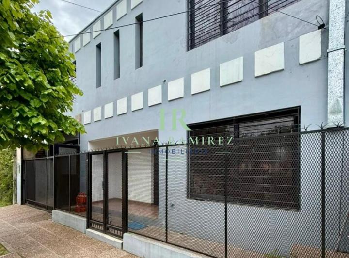 Casa · 400m² · 4 Ambientes · 1 Cochera