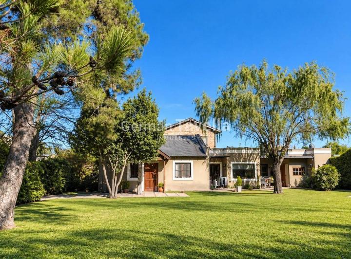 Casa · 95m² · 3 Ambientes · 1 Cochera