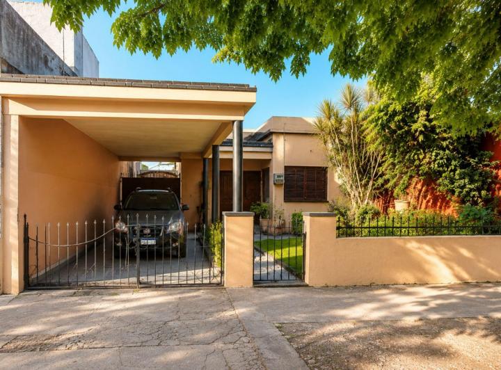 Casa · 88m² · 4 Ambientes · 2 Cocheras