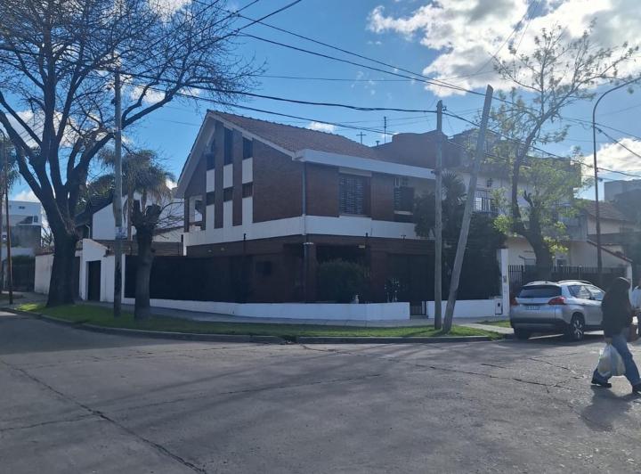 Casa · 150m² · 5 Ambientes · 1 Cochera