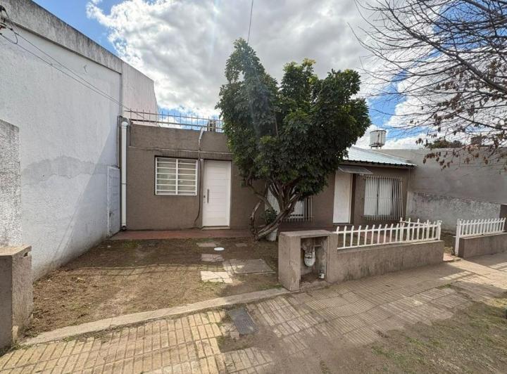 Casa · 85m² · 4 Ambientes · 1 Cochera