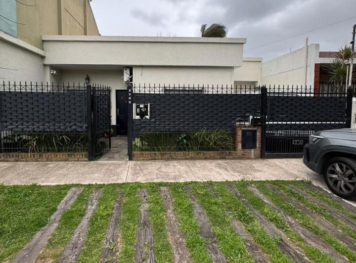 Casa · 153m² · 4 Ambientes · 1 Cochera