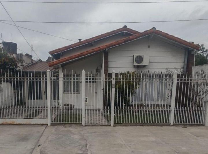 Casa · 285m² · 6 Ambientes · 2 Cocheras