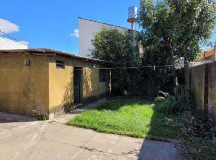 Casa · 90m² · 5 Ambientes · 1 Cochera