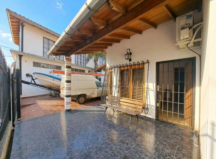 Casa · 280m² · 4 Ambientes · 3 Cocheras