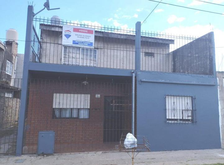 Casa · 120m² · 5 Ambientes · 4 Cocheras