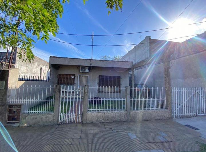 Casa · 65m² · 4 Ambientes · 1 Cochera