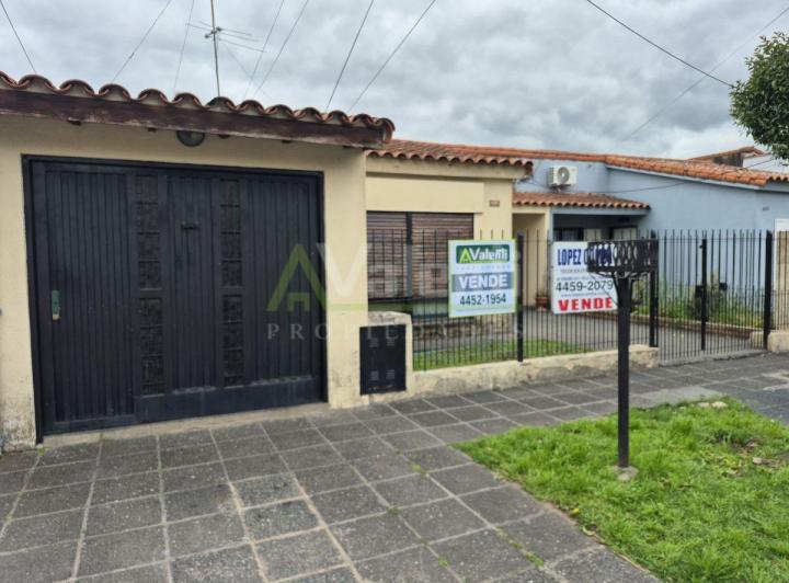 Casa · 158m² · 4 Ambientes · 1 Cochera