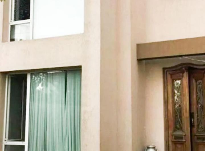 Casa · 299m² · 6 Ambientes · 1 Cochera