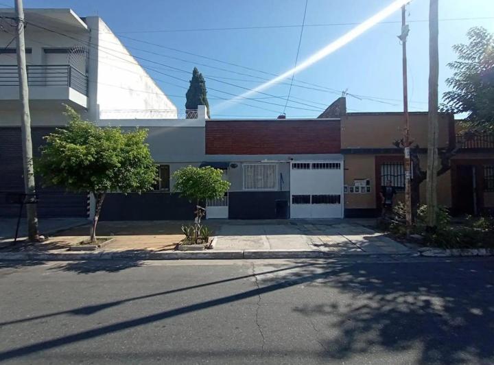 Casa · 150m² · 3 Ambientes · 2 Cocheras