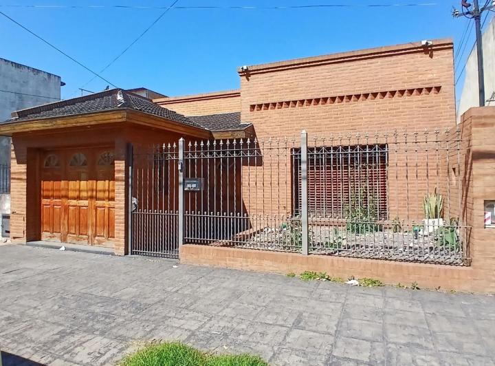 Casa · 116m² · 3 Ambientes · 1 Cochera