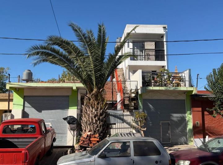 Casa · 180m² · 5 Ambientes · 1 Cochera