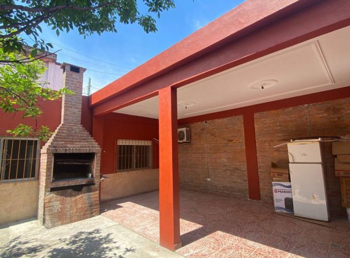 Casa · 450m² · 6 Ambientes · 1 Cochera