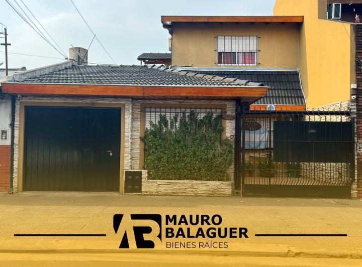 Casa · 260m² · 6 Ambientes · 2 Cocheras