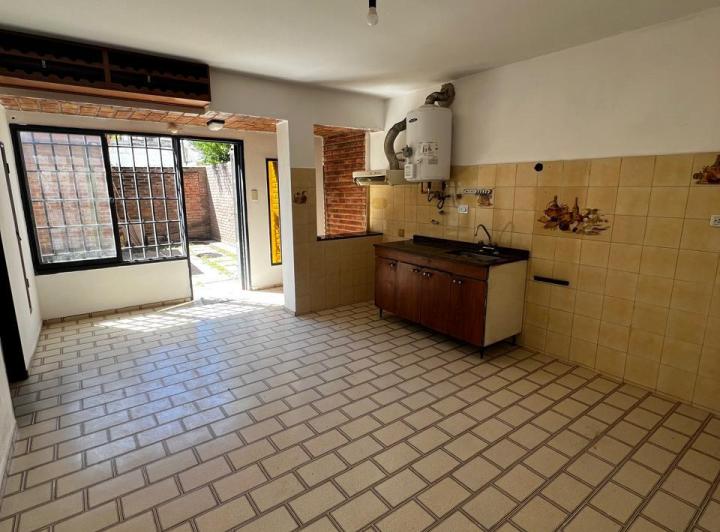 Casa · 1m² · 2 Ambientes · 1 Cochera