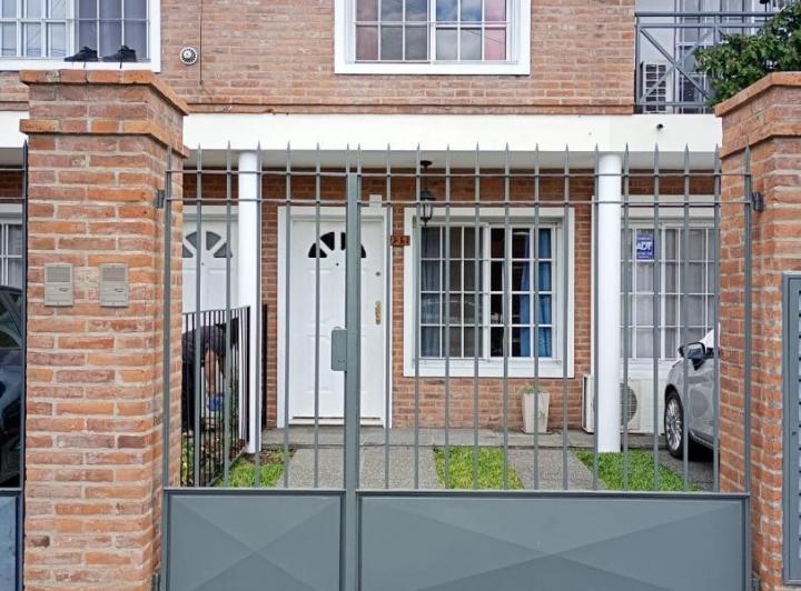 Casa · 90m² · 4 Ambientes · 1 Cochera