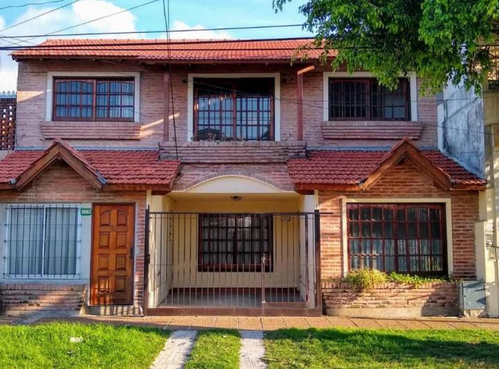 Casa · 150m² · 6 Ambientes · 1 Cochera