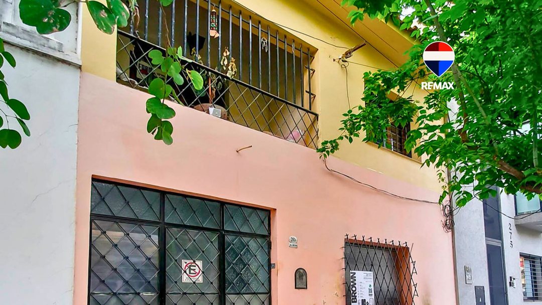 VENTA CASA 4 DORM MACR0CENTRO APTA CREDITO