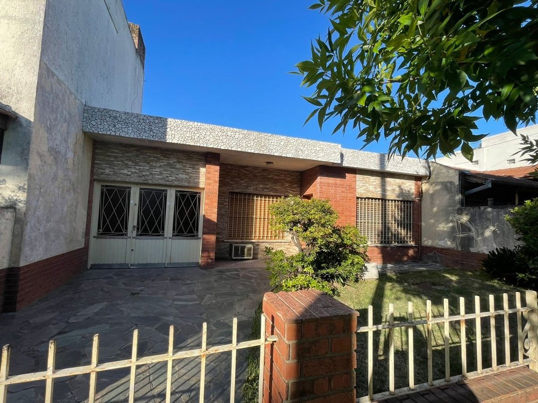 Venta 3 ambientes c/pileta -Apta credito -Permuta